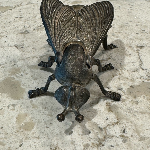Vintage 1950-60’s~Brass~Italian Ashtray~in Form of a Fly~Hinges Open~Nice~BR - Picture 3 of 11